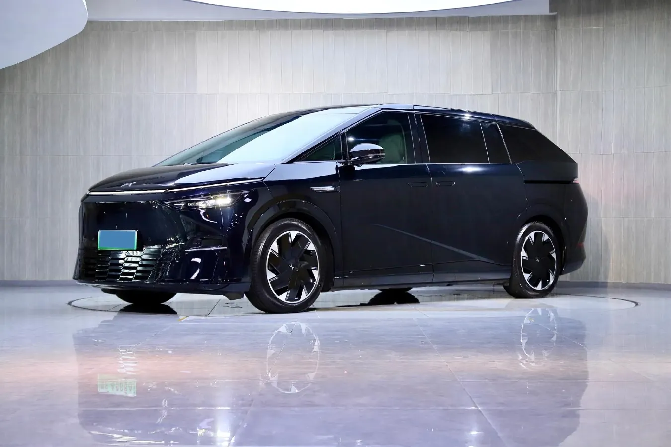 2024 Xpeng X9 BEV 101.5KWH,autocango,china used car exporter,china ev exporter,chinese used car exporter,chinese used ev exporter