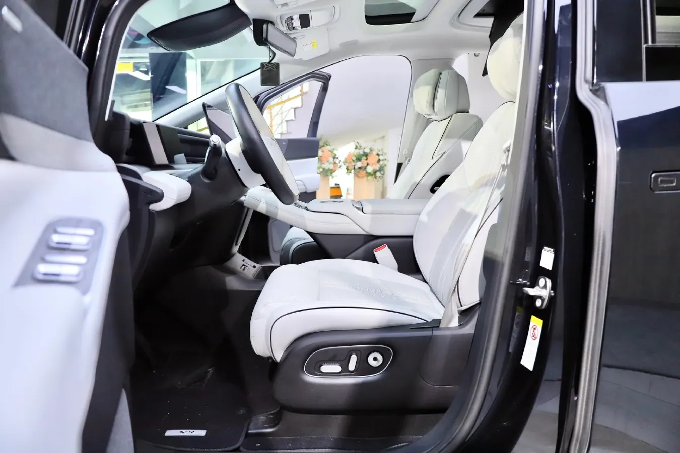 2024 Xpeng X9 BEV 101.5KWH,autocango,china used car exporter,china ev exporter,chinese used car exporter,chinese used ev exporter