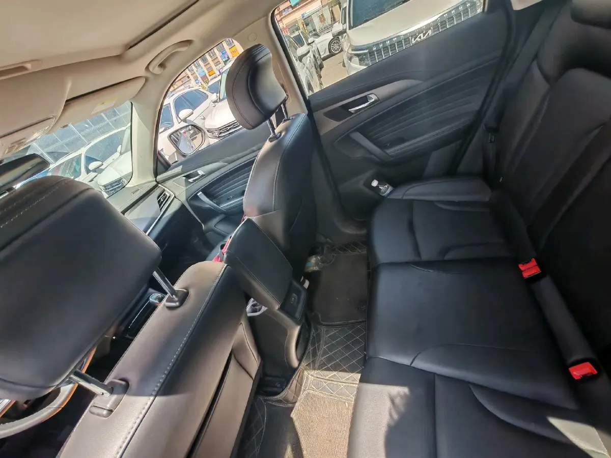 2022 ChangAn Eado 1.6L 128HP L4 5MT,autocango,china used car exporter,china ev exporter,chinese used car exporter,chinese used ev exporter