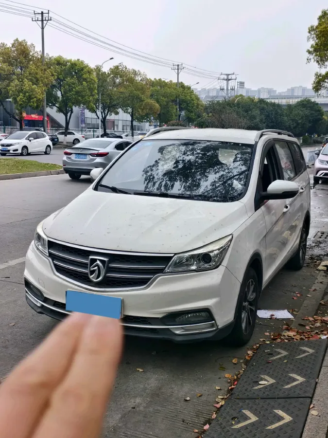 2016 BaoJun 560 1.5T 150HP L4 6MT,autocango,china used car exporter,china ev exporter,chinese used car exporter,chinese used ev exporter