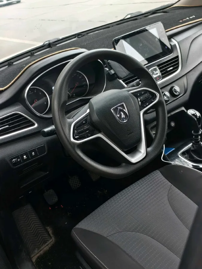 2016 BaoJun 560 1.5T 150HP L4 6MT,autocango,china used car exporter,china ev exporter,chinese used car exporter,chinese used ev exporter