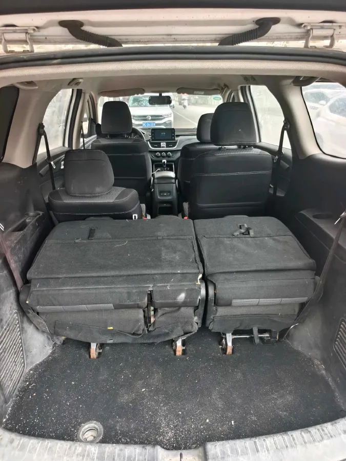 2016 BaoJun 560 1.5T 150HP L4 6MT,autocango,china used car exporter,china ev exporter,chinese used car exporter,chinese used ev exporter