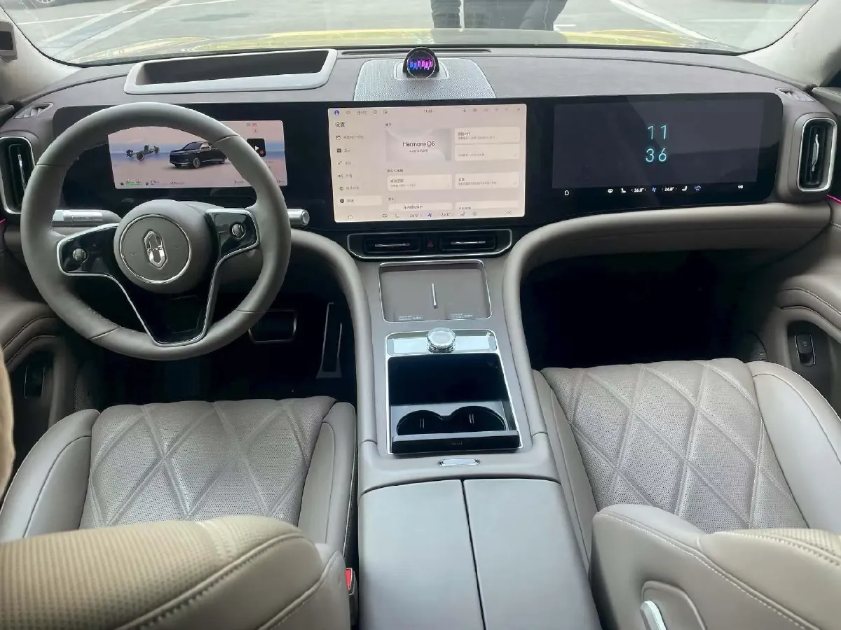 2025 AITO AITO M9 REEV 160HP REEV 52KWH,autocango,china used car exporter,china ev exporter,chinese used car exporter,chinese used ev exporter