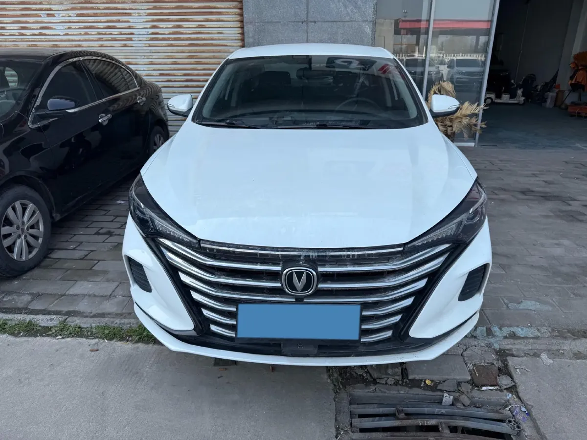 2022 ChangAn Eado 1.6L 128HP L4 5MT,autocango,china used car exporter,china ev exporter,chinese used car exporter,chinese used ev exporter