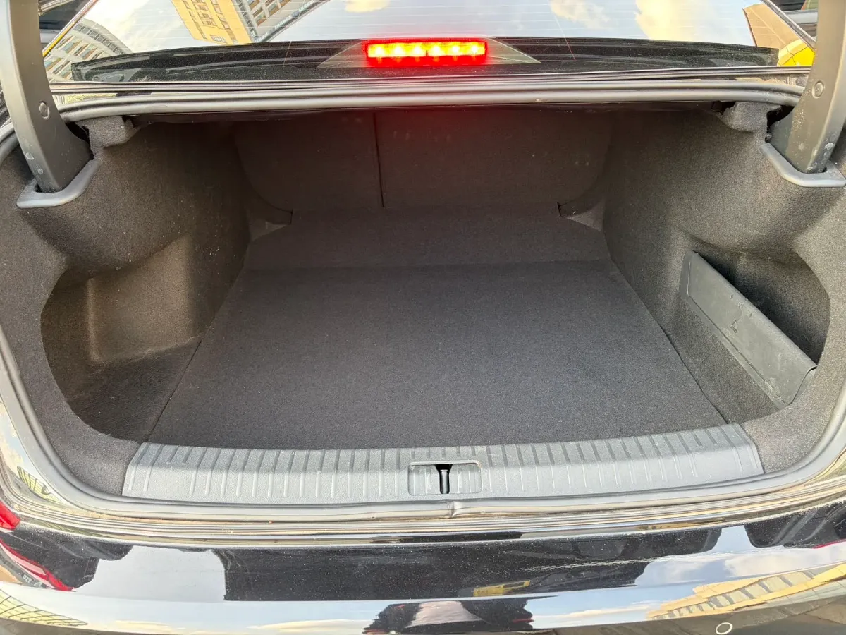 2023 Volkswagen Passat 2.0T 186HP L4 7DCT,autocango,china used car exporter,china ev exporter,chinese used car exporter,chinese used ev exporter