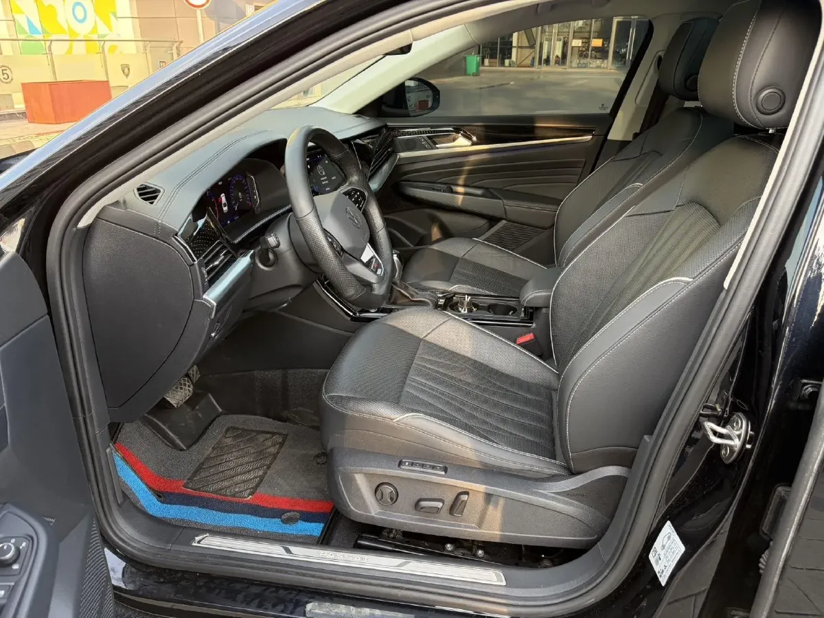 2023 Volkswagen Passat 2.0T 186HP L4 7DCT,autocango,china used car exporter,china ev exporter,chinese used car exporter,chinese used ev exporter
