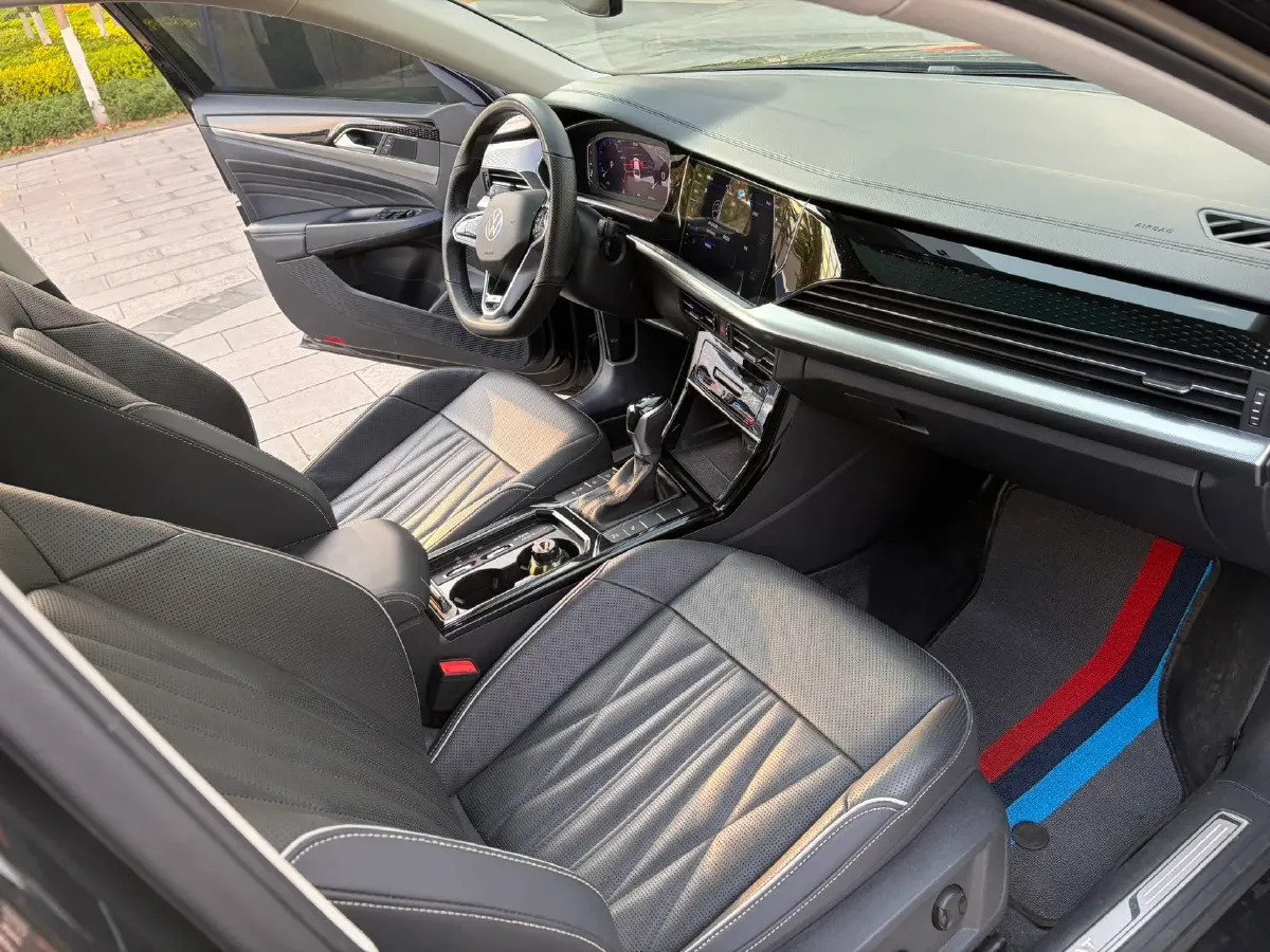 2023 Volkswagen Passat 2.0T 186HP L4 7DCT,autocango,china used car exporter,china ev exporter,chinese used car exporter,chinese used ev exporter