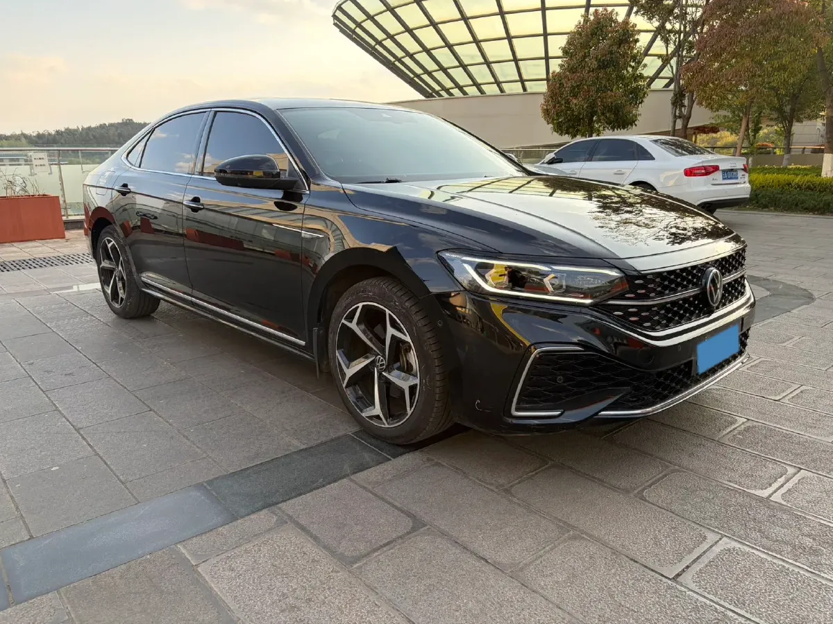 2023 Volkswagen Passat 2.0T 186HP L4 7DCT,autocango,china used car exporter,china ev exporter,chinese used car exporter,chinese used ev exporter