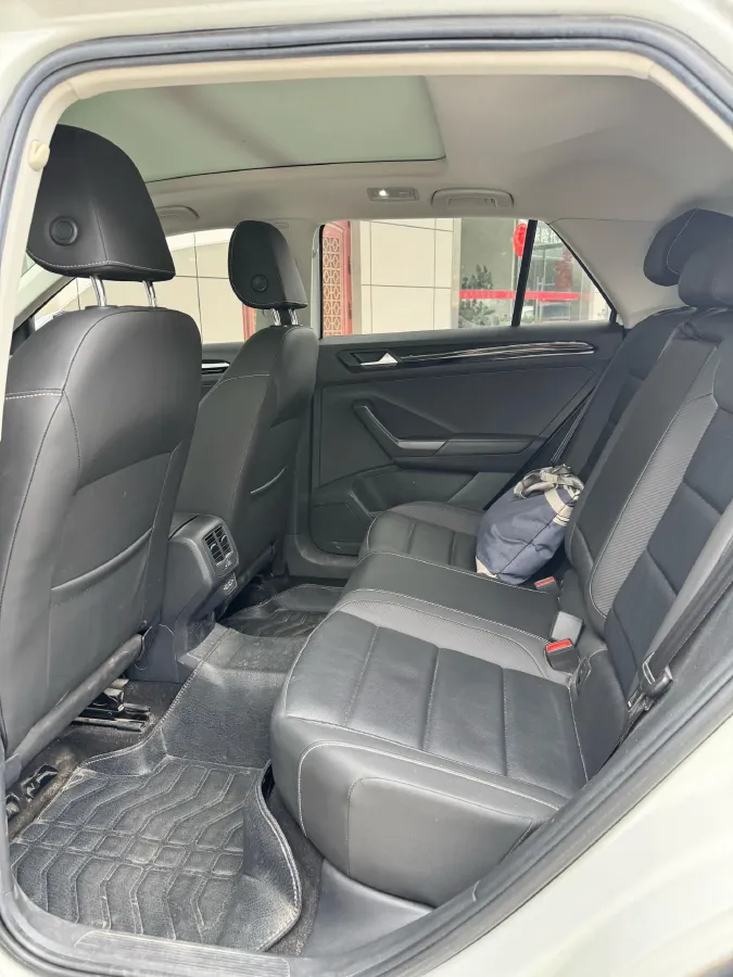 2020 Volkswagen T-Roc 1.4T 150HP L4 7DCT,autocango,china used car exporter,china ev exporter,chinese used car exporter,chinese used ev exporter