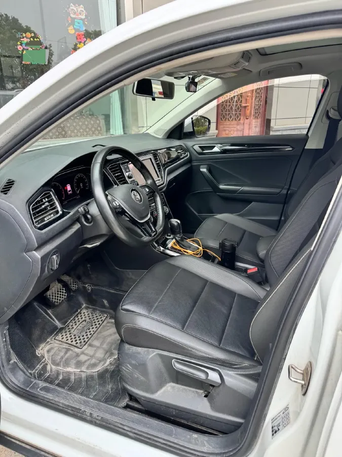 2020 Volkswagen T-Roc 1.4T 150HP L4 7DCT,autocango,china used car exporter,china ev exporter,chinese used car exporter,chinese used ev exporter