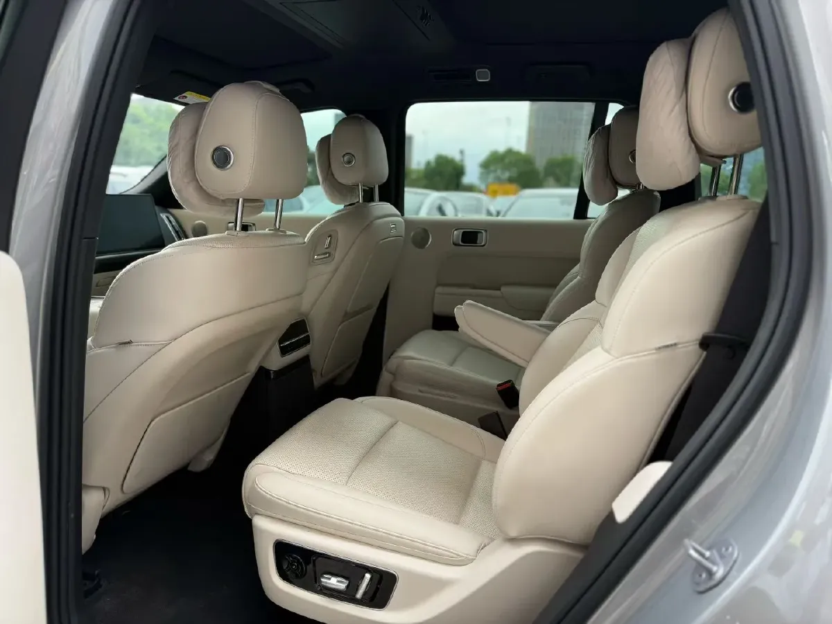 2022 Li L9 Range Extended 154HP REEV 42.6KWH,autocango,china used car exporter,china ev exporter,chinese used car exporter,chinese used ev exporter