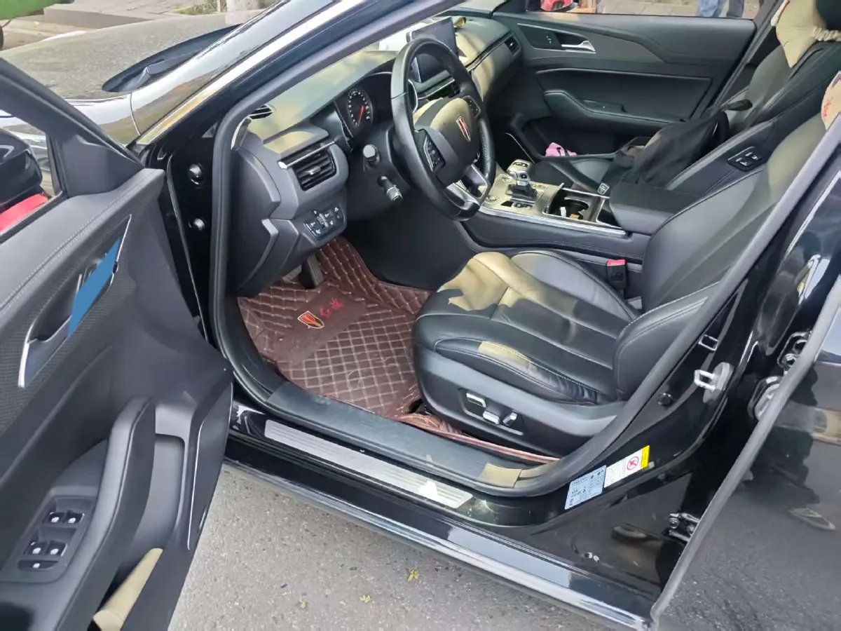 2022 HongQi H5 1.8T 197HP L4 6AT,autocango,china used car exporter,china ev exporter,chinese used car exporter,chinese used ev exporter