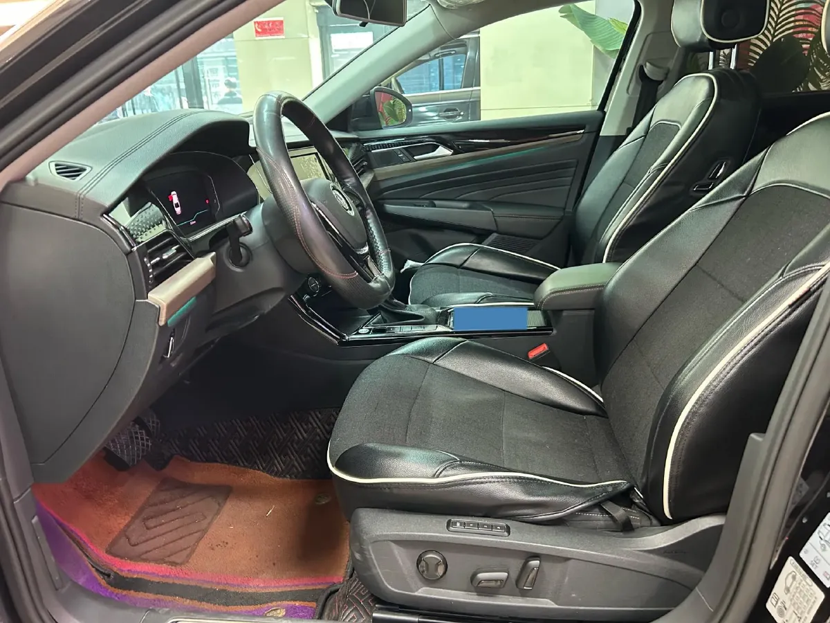 2019 Volvo V40 1.5T 152HP L4 6AT,autocango,china used car exporter,china ev exporter,chinese used car exporter,chinese used ev exporter