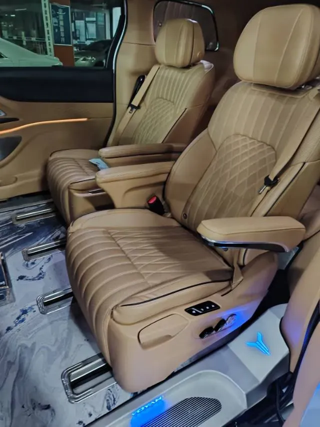 2022 Voyah Dream 1.5T 136HP L4 PHEV 25.57KWH,autocango,china used car exporter,china ev exporter,chinese used car exporter,chinese used ev exporter