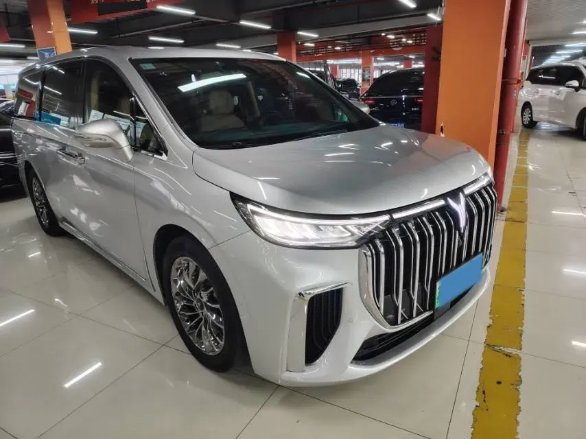 2022 Voyah Dream 1.5T 136HP L4 PHEV 25.57KWH,autocango,china used car exporter,china ev exporter,chinese used car exporter,chinese used ev exporter