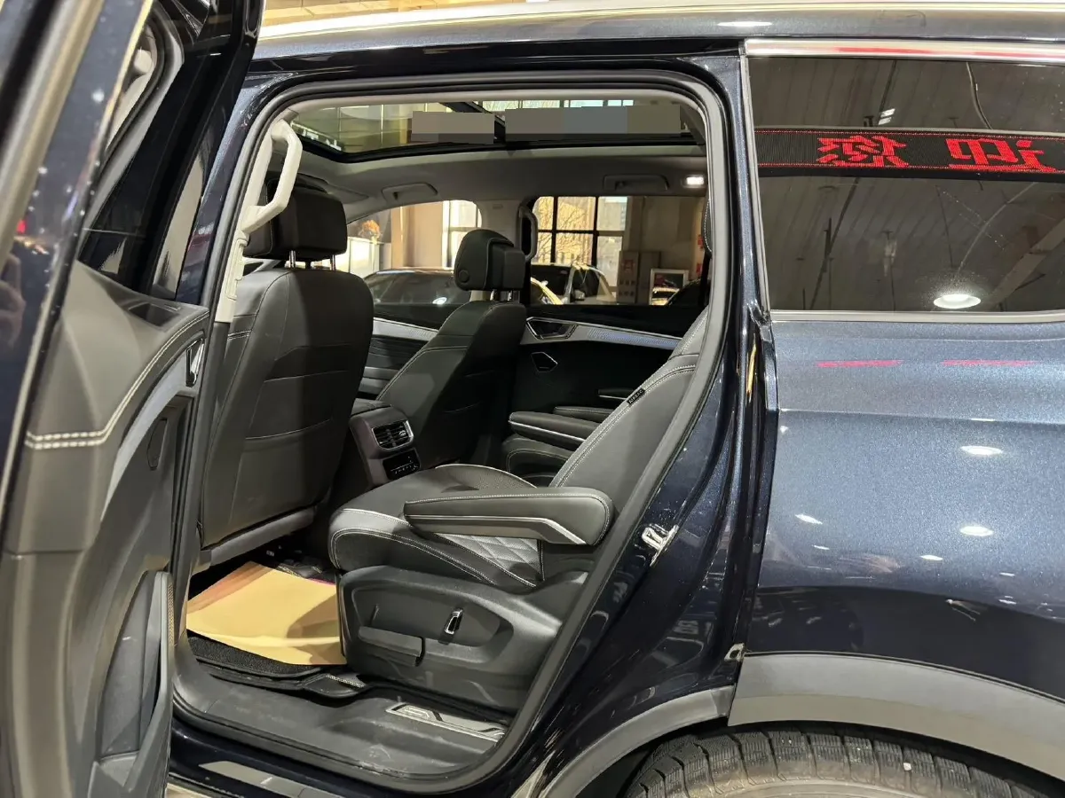 2023 Volkswagen Talagon 2.5T 299HP V6 7DCT,autocango,china used car exporter,china ev exporter,chinese used car exporter,chinese used ev exporter