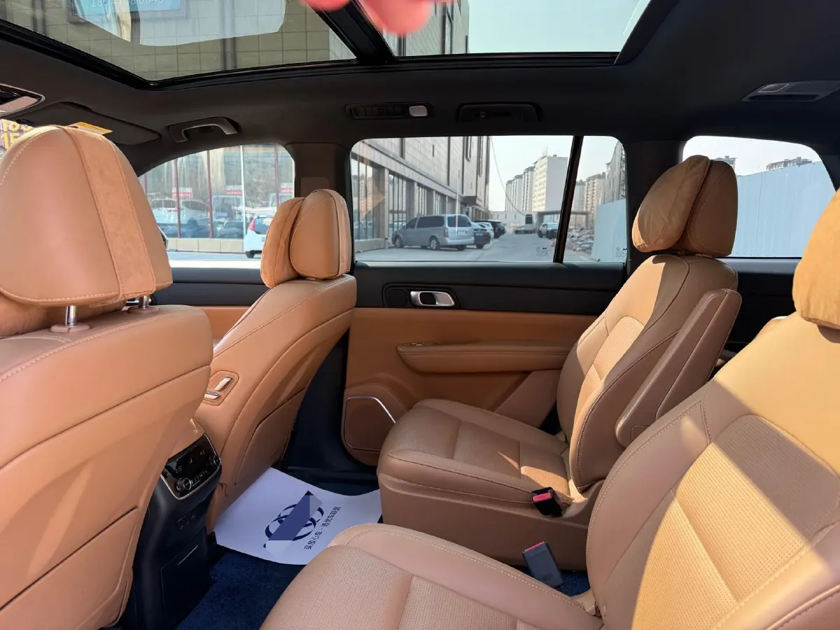 2021 Li ONE Range Extended 131HP REEV 40.5KWH,autocango,china used car exporter,china ev exporter,chinese used car exporter,chinese used ev exporter