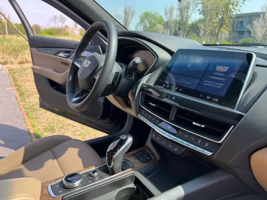 2023 Cadillac CT5 2.0T 237HP L4 10AT,autocango,china used car exporter,china ev exporter,chinese used car exporter,chinese used ev exporter