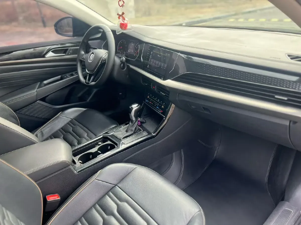 2020 Volkswagen Passat 2.0T 186HP L4 7DCT,autocango,china used car exporter,china ev exporter,chinese used car exporter,chinese used ev exporter