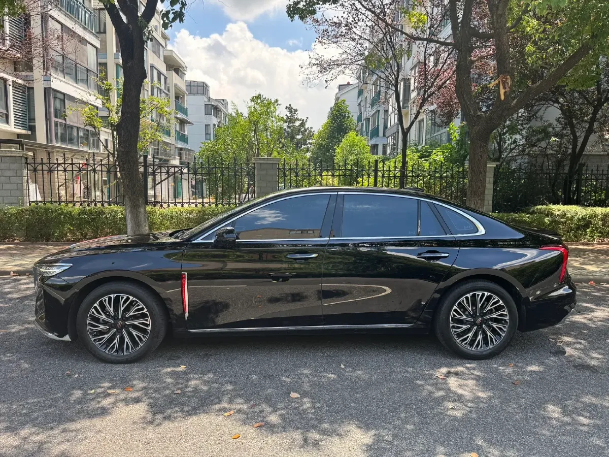 2024 HongQi H5 2.0T 224HP L4 8AT,autocango,china used car exporter,china ev exporter,chinese used car exporter,chinese used ev exporter