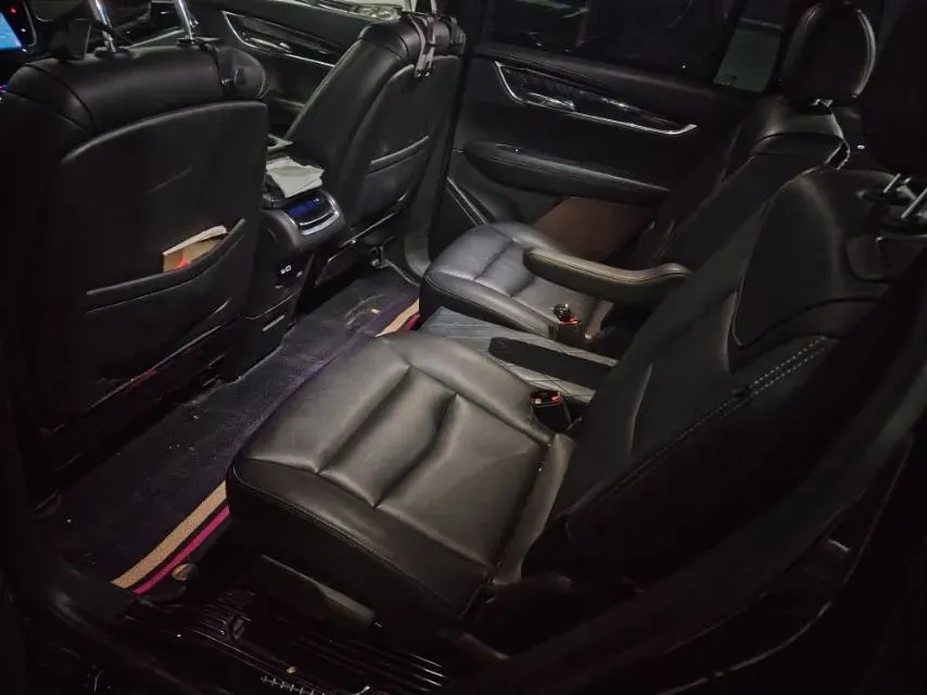 2022 Cadillac XT6 2.0T 237HP L4 9AT,autocango,china used car exporter,china ev exporter,chinese used car exporter,chinese used ev exporter