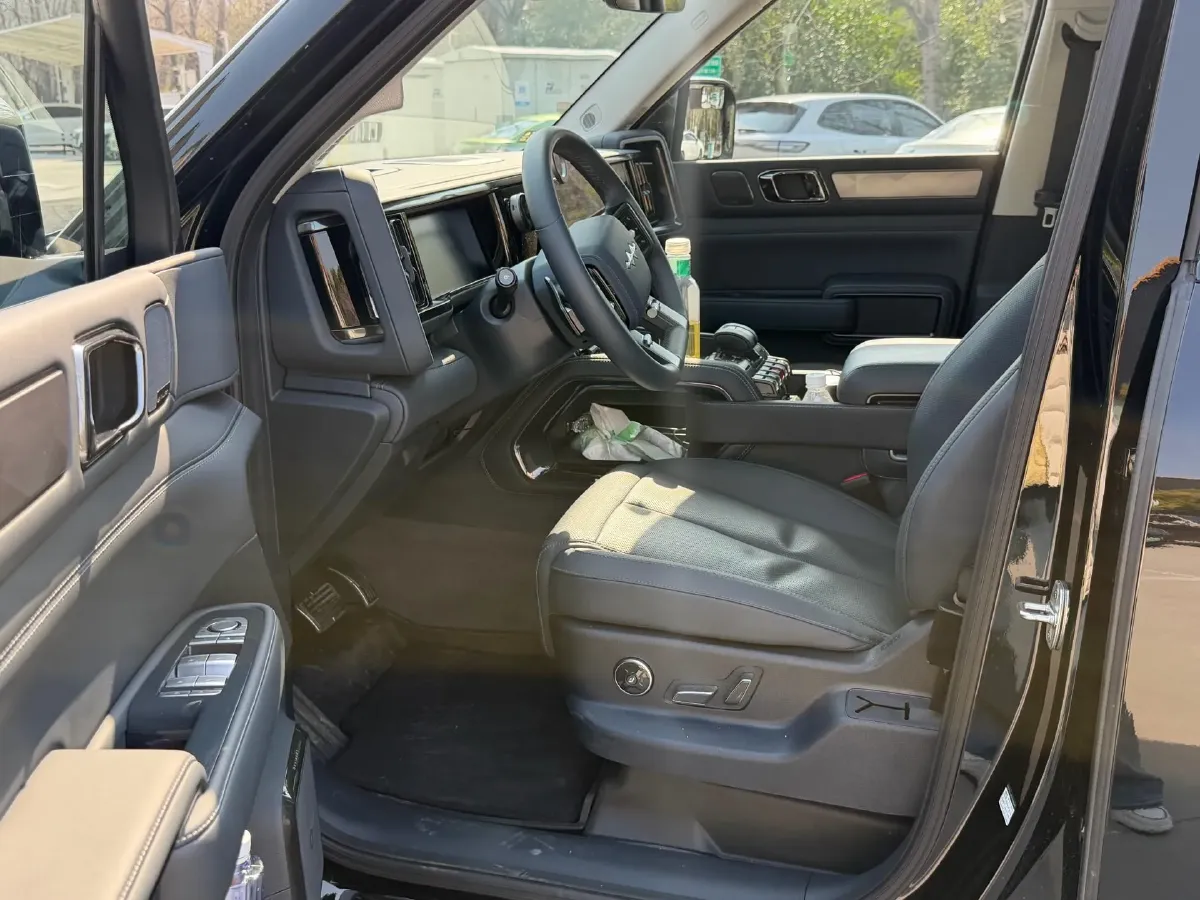 2025 FangChengBao Bao 5 1.5T 194HP L4 E-CVT PHEV,autocango,china used car exporter,china ev exporter,chinese used car exporter,chinese used ev exporter