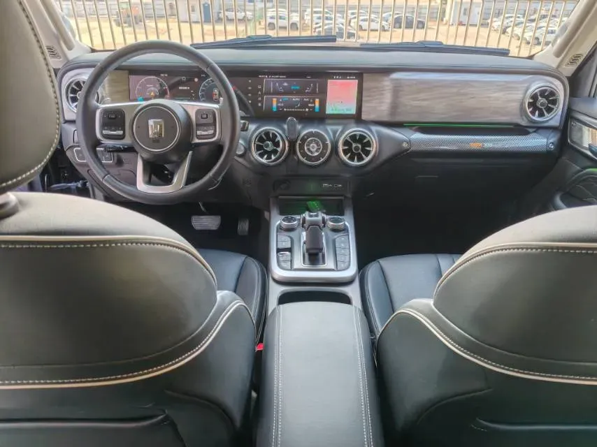 2021 Tank 300 2.0T 227HP L4 8AT,autocango,china used car exporter,china ev exporter,chinese used car exporter,chinese used ev exporter