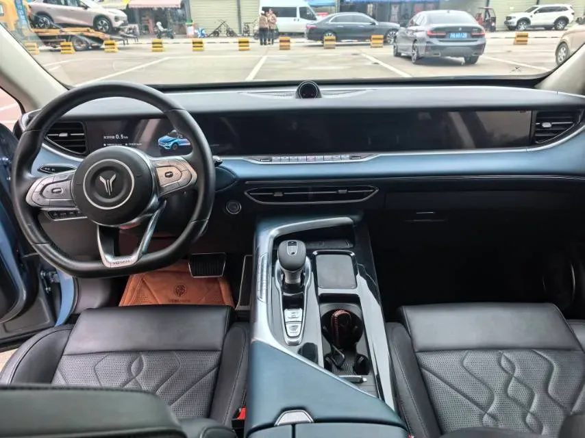 2021 Voyah FREE Range Extended 109HP REEV 33KWH,autocango,china used car exporter,china ev exporter,chinese used car exporter,chinese used ev exporter