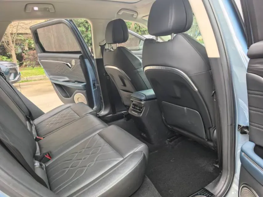 2021 Voyah FREE Range Extended 109HP REEV 33KWH,autocango,china used car exporter,china ev exporter,chinese used car exporter,chinese used ev exporter