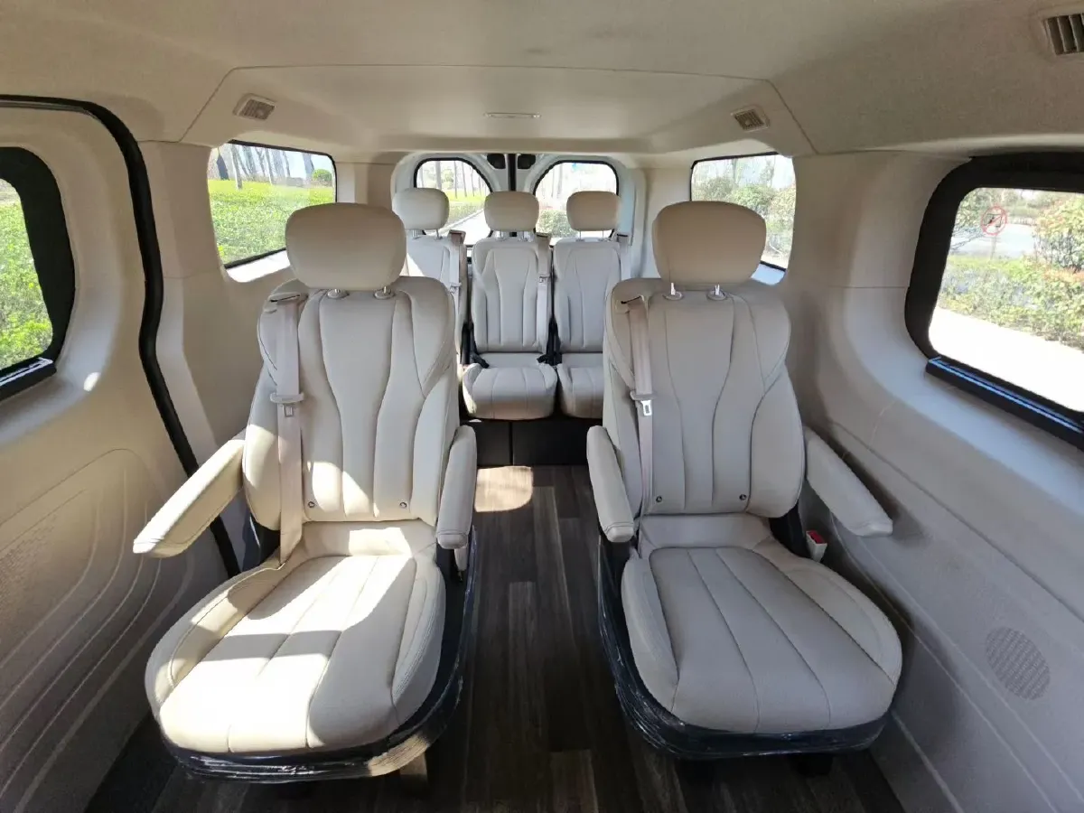 2023 MAXUS XinTu V70 2.0T 150HP L4 9AT,autocango,china used car exporter,china ev exporter,chinese used car exporter,chinese used ev exporter