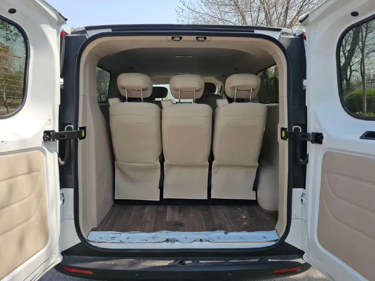 2023 MAXUS XinTu V70 2.0T 150HP L4 9AT,autocango,china used car exporter,china ev exporter,chinese used car exporter,chinese used ev exporter