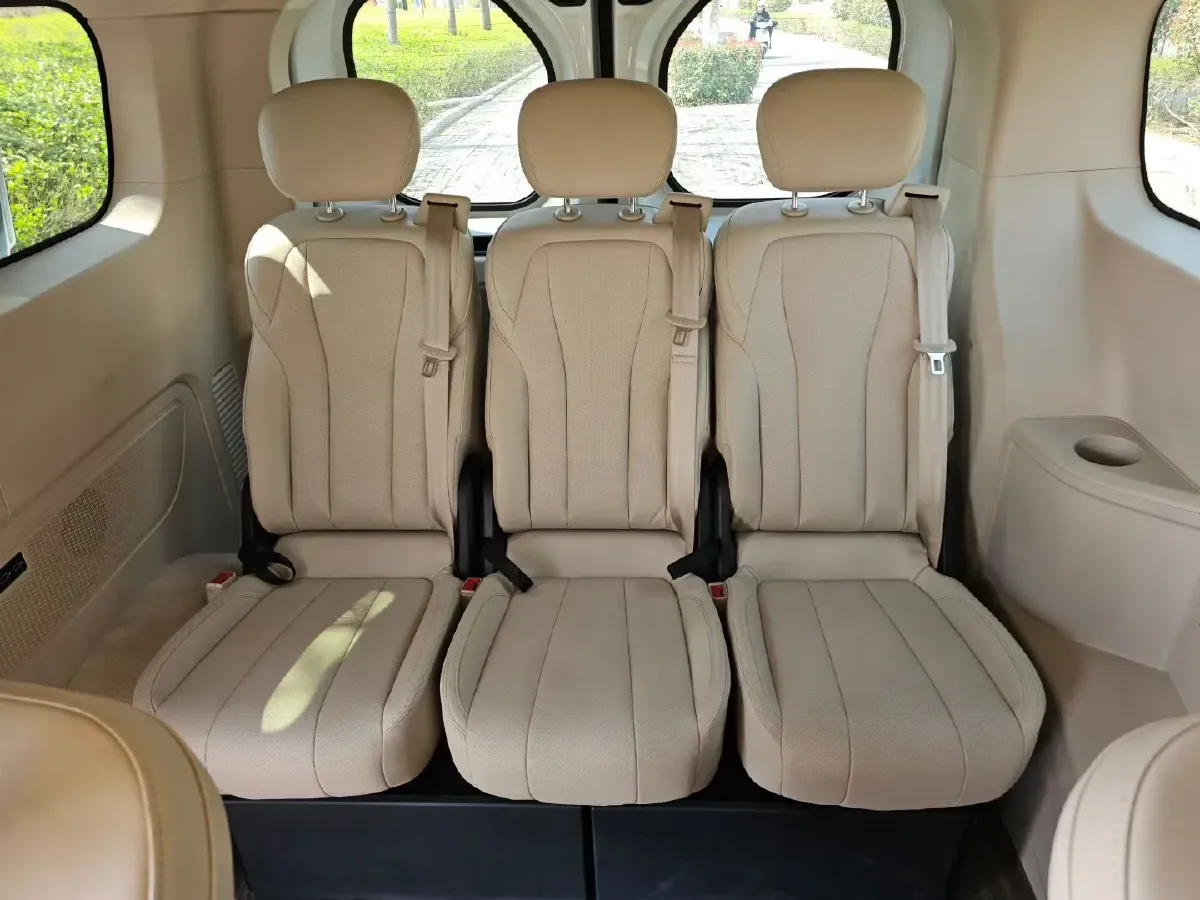 2023 MAXUS XinTu V70 2.0T 150HP L4 9AT,autocango,china used car exporter,china ev exporter,chinese used car exporter,chinese used ev exporter