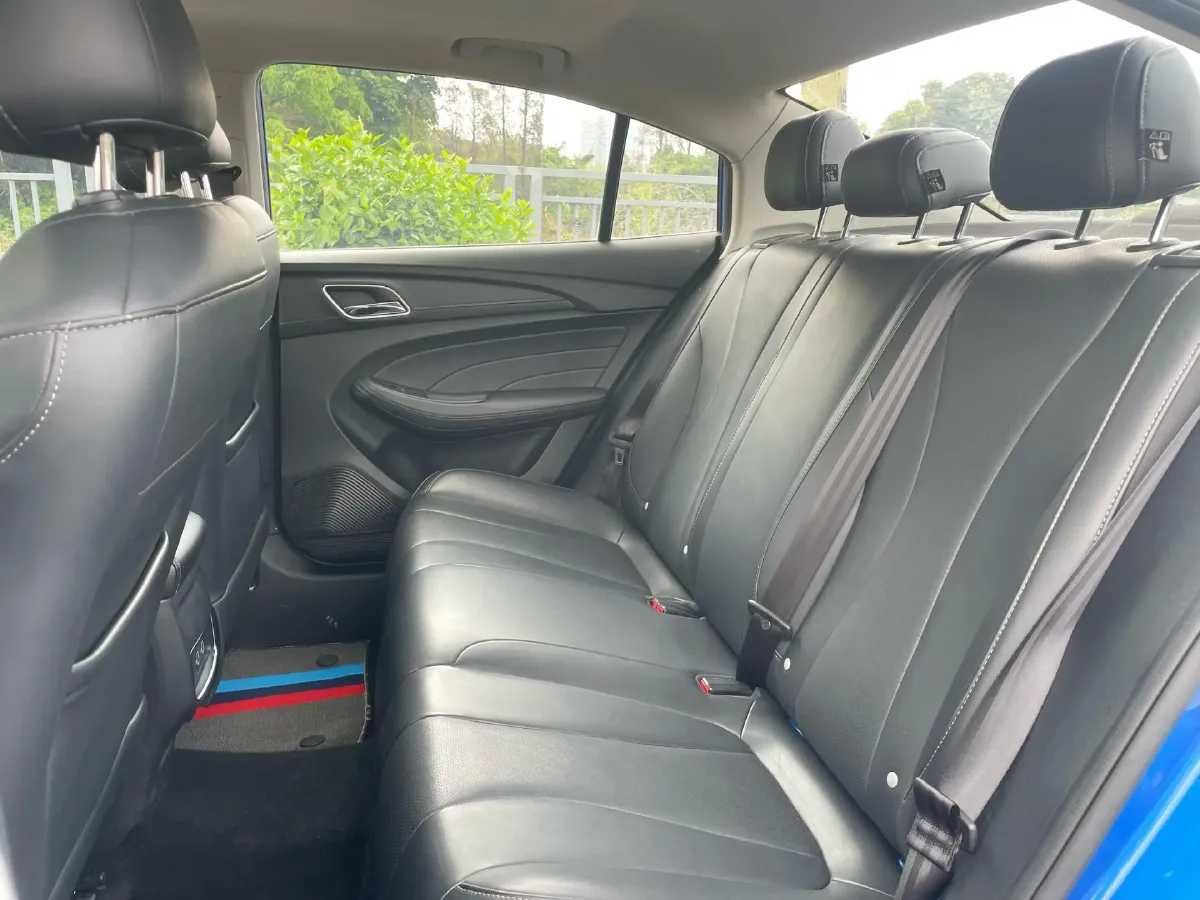 2020 Roewe i5 1.5L 120HP L4 CVT,autocango,china used car exporter,china ev exporter,chinese used car exporter,chinese used ev exporter