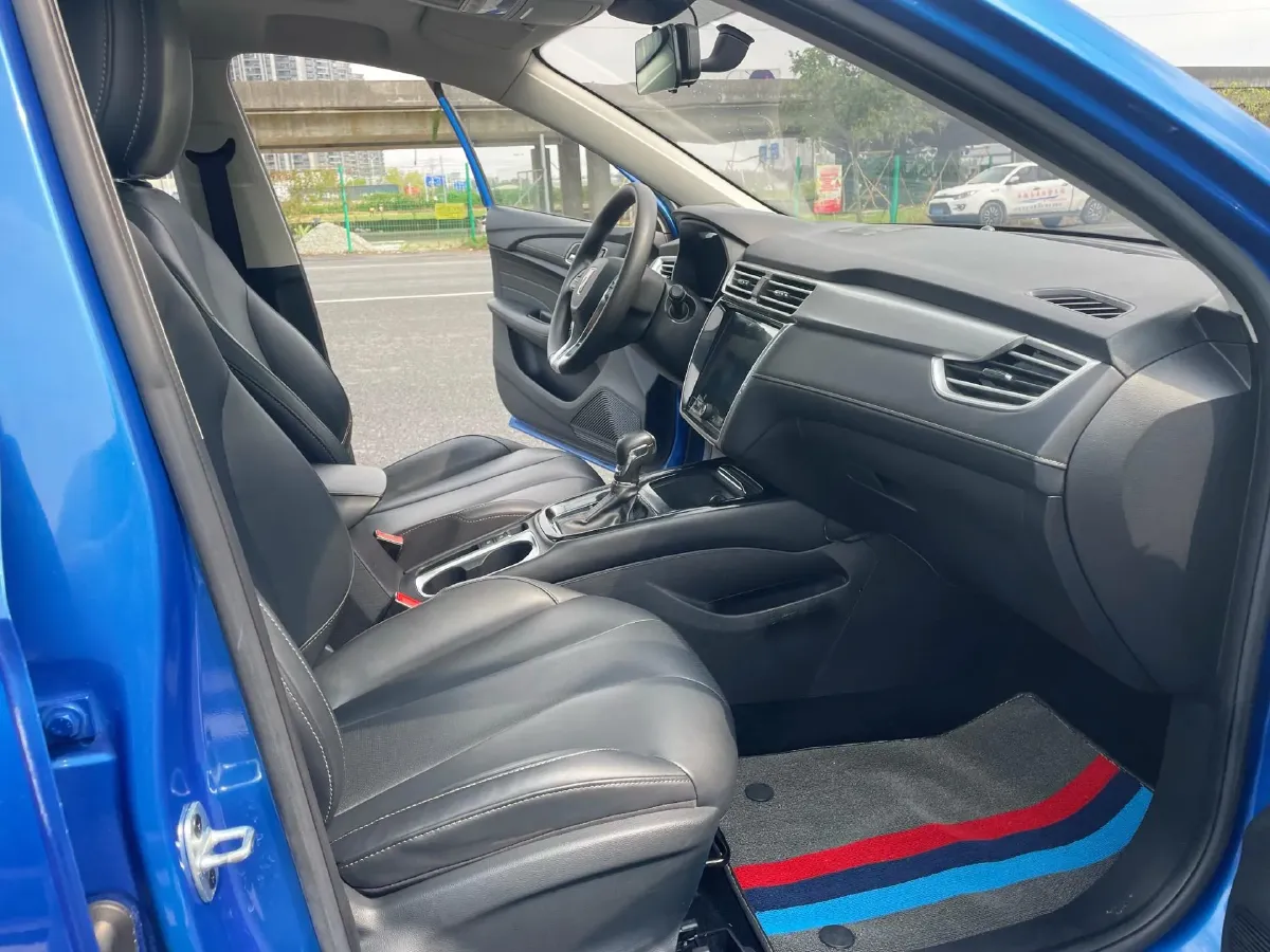 2020 Roewe i5 1.5L 120HP L4 CVT,autocango,china used car exporter,china ev exporter,chinese used car exporter,chinese used ev exporter