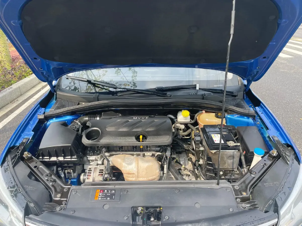 2020 Roewe i5 1.5L 120HP L4 CVT,autocango,china used car exporter,china ev exporter,chinese used car exporter,chinese used ev exporter