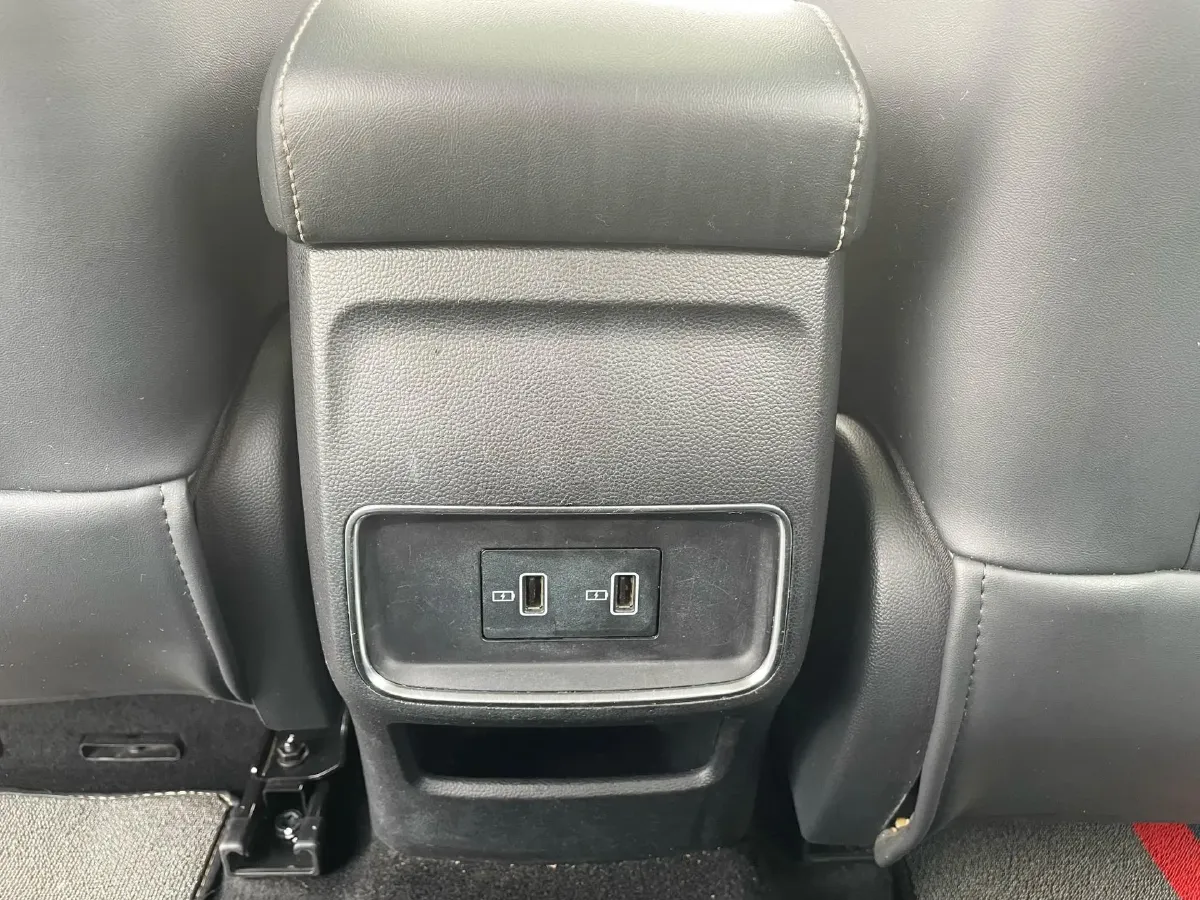 2020 Roewe i5 1.5L 120HP L4 CVT,autocango,china used car exporter,china ev exporter,chinese used car exporter,chinese used ev exporter