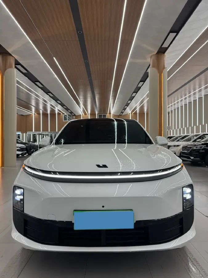 2024 Li L6 Range Extended 154HP L4 REEV 36.8KWH,autocango,china used car exporter,china ev exporter,chinese used car exporter,chinese used ev exporter