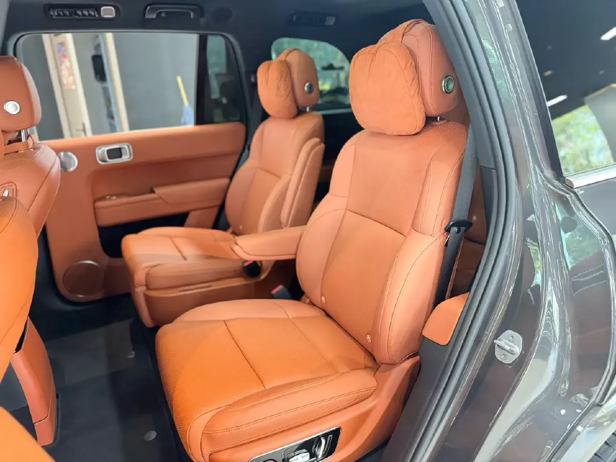 2024 Land Rover Range Rover Evoque 1.5T 200HP L3 8AT PHEV 15.5KWH,autocango,china used car exporter,china ev exporter,chinese used car exporter,chinese used ev exporter