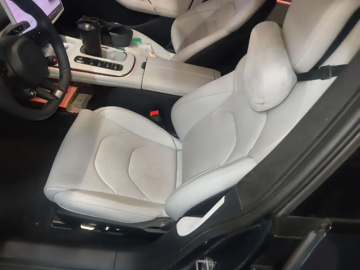 2024 MI SU7 BEV 101KWH,autocango,china used car exporter,china ev exporter,chinese used car exporter,chinese used ev exporter