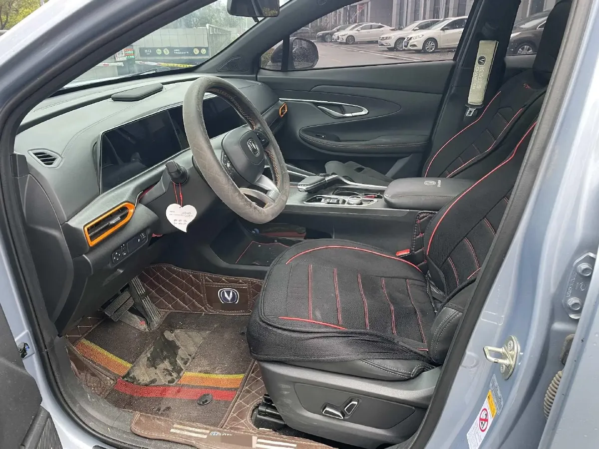 2022 ChangAn UNI-T 1.5T 188HP L4 7DCT,autocango,china used car exporter,china ev exporter,chinese used car exporter,chinese used ev exporter