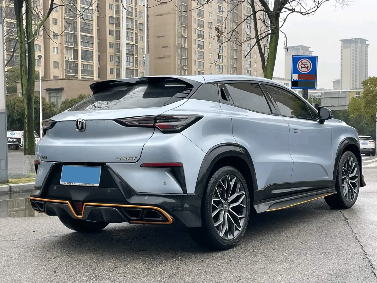 2022 ChangAn UNI-T 1.5T 188HP L4 7DCT,autocango,china used car exporter,china ev exporter,chinese used car exporter,chinese used ev exporter