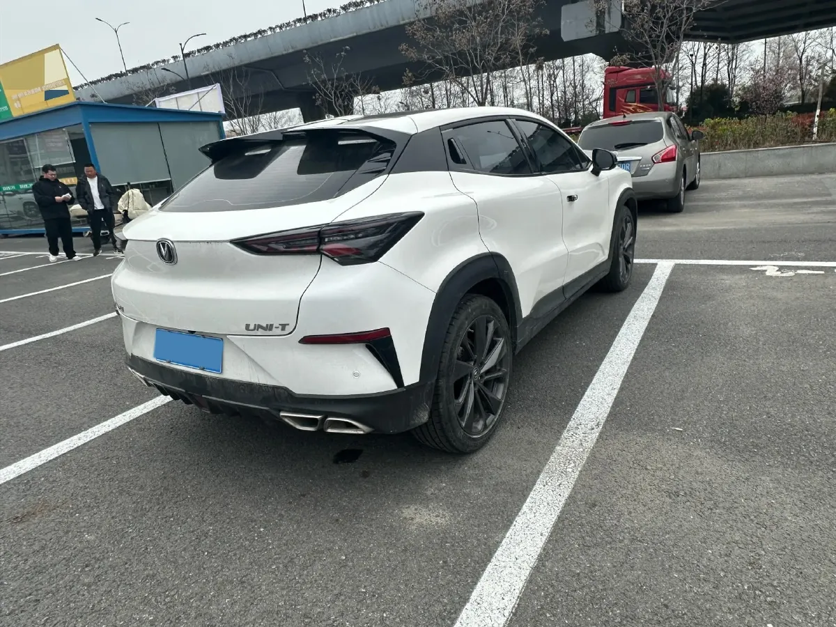 2022 ChangAn UNI-T 1.5T 188HP L4 7DCT,autocango,china used car exporter,china ev exporter,chinese used car exporter,chinese used ev exporter