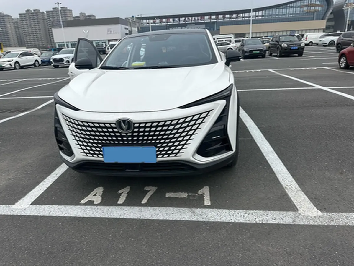 2022 ChangAn UNI-T 1.5T 188HP L4 7DCT,autocango,china used car exporter,china ev exporter,chinese used car exporter,chinese used ev exporter