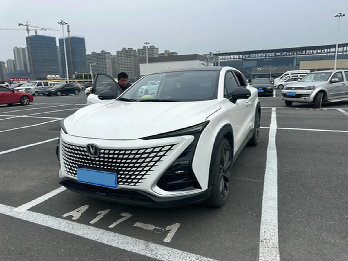 2022 ChangAn UNI-T 1.5T 188HP L4 7DCT,autocango,china used car exporter,china ev exporter,chinese used car exporter,chinese used ev exporter