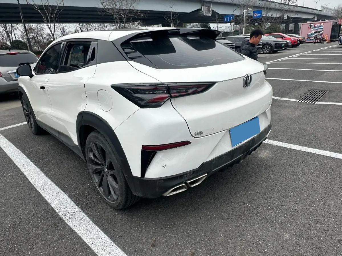 2022 ChangAn UNI-T 1.5T 188HP L4 7DCT,autocango,china used car exporter,china ev exporter,chinese used car exporter,chinese used ev exporter