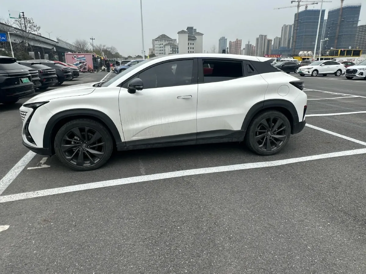 2022 ChangAn UNI-T 1.5T 188HP L4 7DCT,autocango,china used car exporter,china ev exporter,chinese used car exporter,chinese used ev exporter