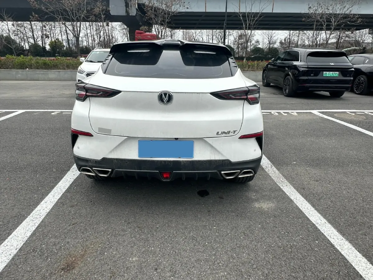 2022 ChangAn UNI-T 1.5T 188HP L4 7DCT,autocango,china used car exporter,china ev exporter,chinese used car exporter,chinese used ev exporter