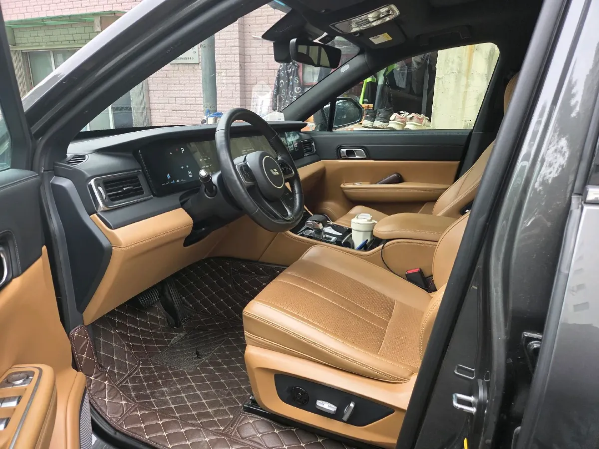 2020 Li ONE Range Extended 131HP REEV 40.5KWH,autocango,china used car exporter,china ev exporter,chinese used car exporter,chinese used ev exporter