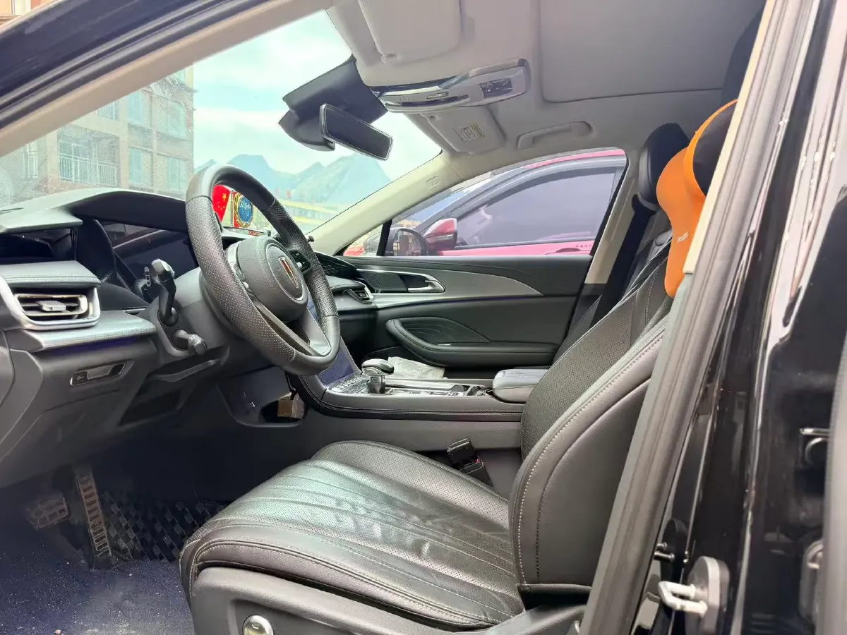 2023 HongQi H5 2.0T 224HP L4 8AT,autocango,china used car exporter,china ev exporter,chinese used car exporter,chinese used ev exporter