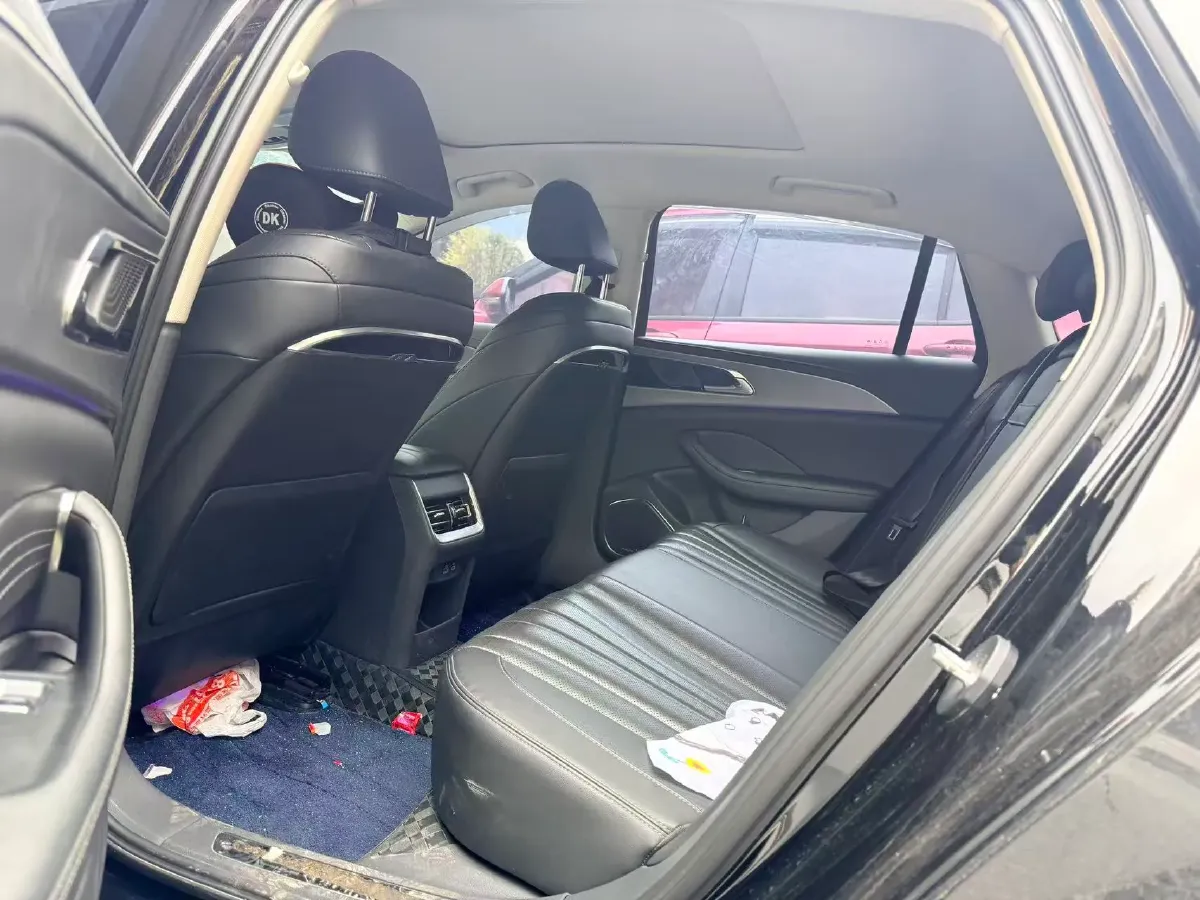 2023 HongQi H5 2.0T 224HP L4 8AT,autocango,china used car exporter,china ev exporter,chinese used car exporter,chinese used ev exporter